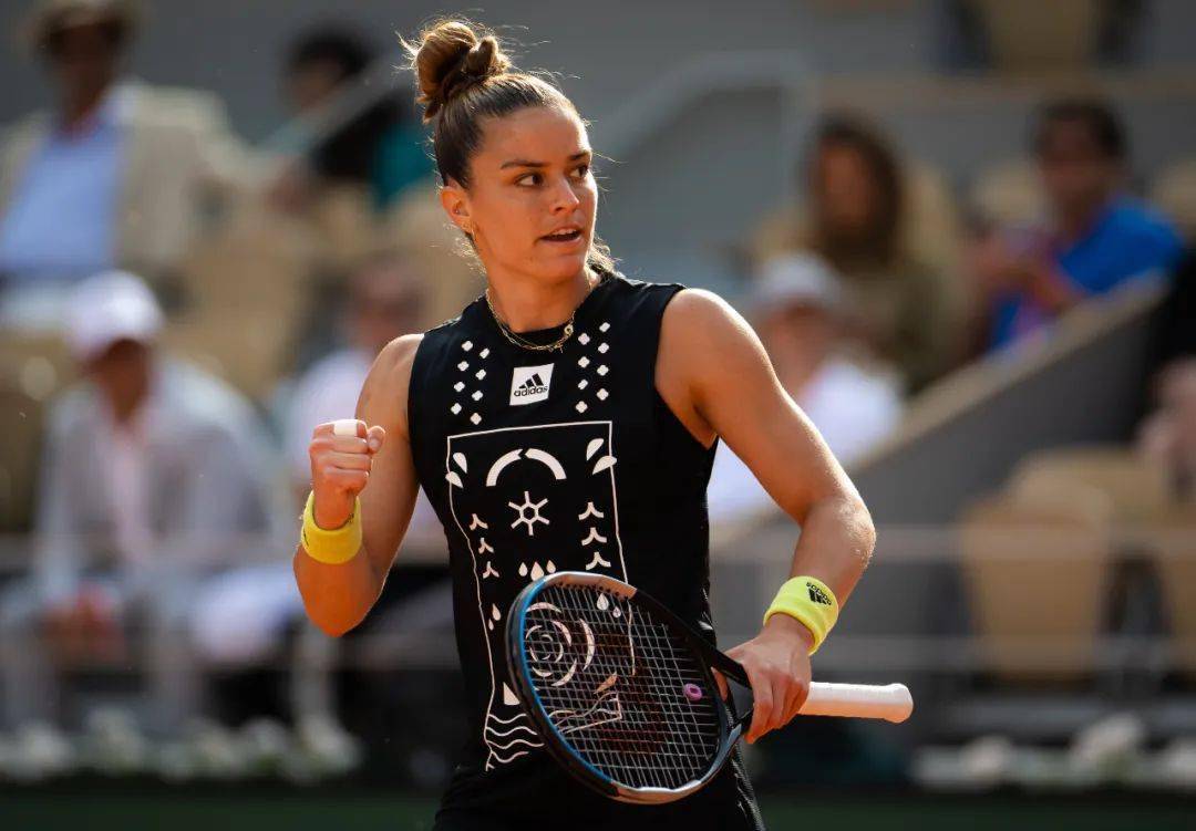 中欧体育网站-穆古鲁扎在皇家马德里比赛中大比分领先赛后洛杉矶湖人调整名单以备CBA季后赛之后，清晨曼城备战荷甲 