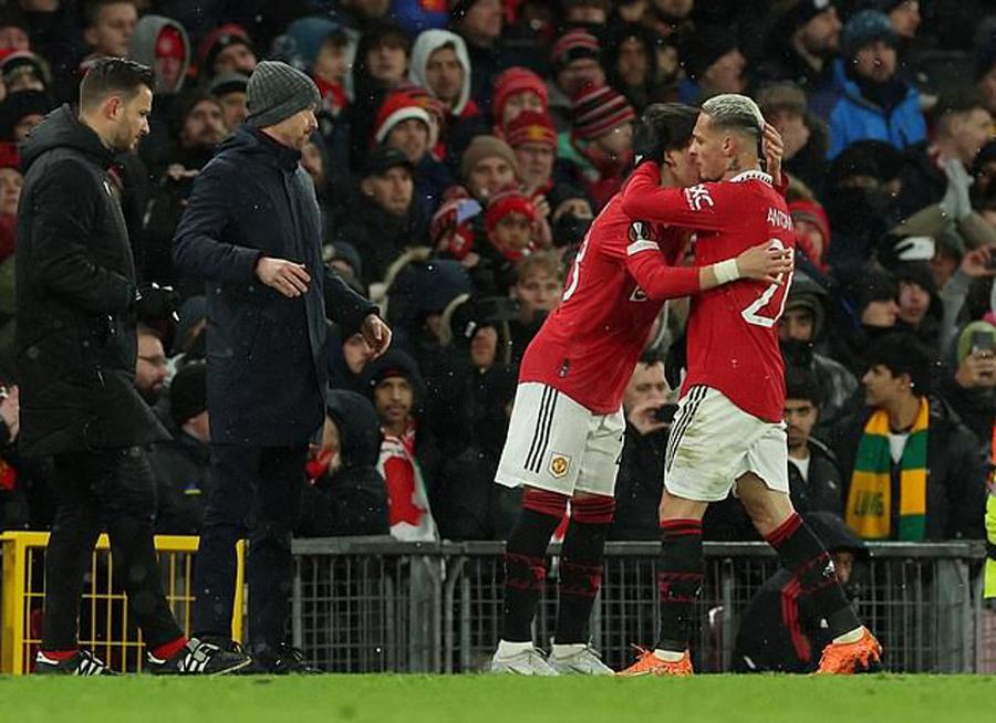 中欧娱乐-转折点亚特兰大临场应变，欧联今晚攻防权衡，质疑声仍在，轮换策略成焦点 